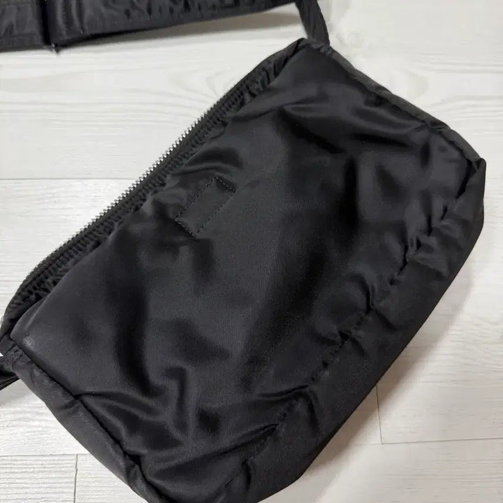 [BUNJANG] Porter Tanker Shoulder Bag Small / 요시다포터 탱커 숄더백 스몰