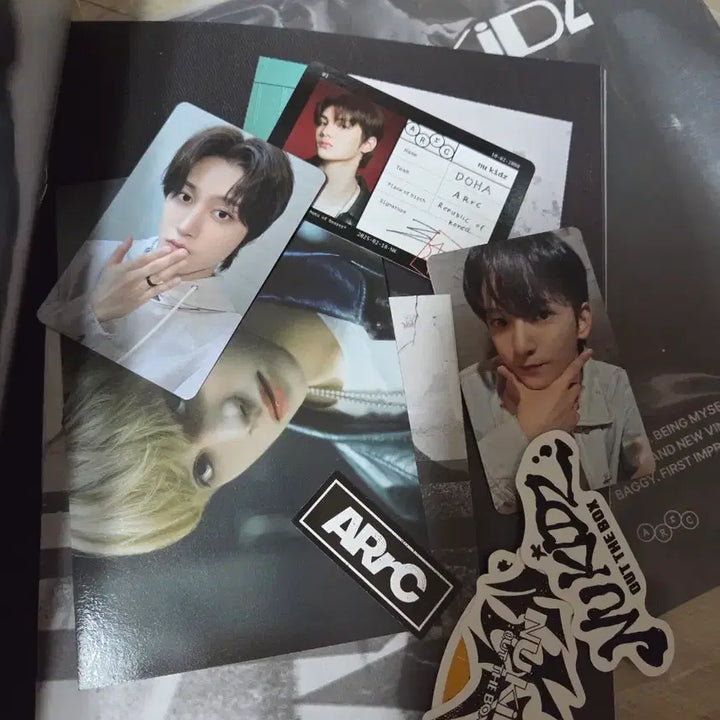 [BUNJANG] Arrc Nu Kidz Signed Album Photocard / ARrC 아크 2집 nu kidz 친필싸인 비매 앨범 포카