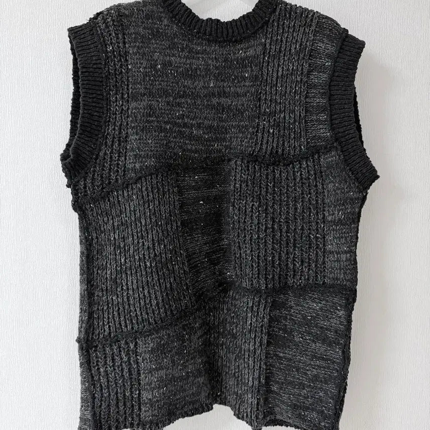 [BUNJANG] Perverze Nep Patch Vest / 퍼버즈 니트 조끼 perverze nep patch large vest
