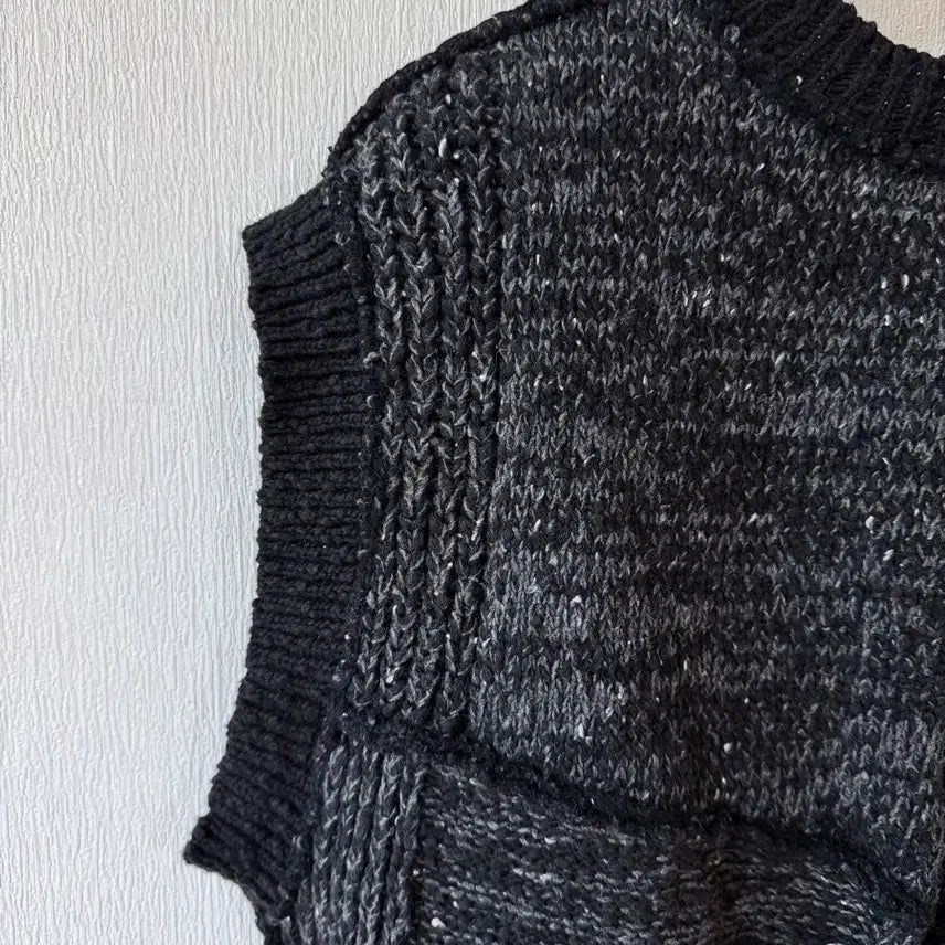 [BUNJANG] Perverze Nep Patch Vest / 퍼버즈 니트 조끼 perverze nep patch large vest