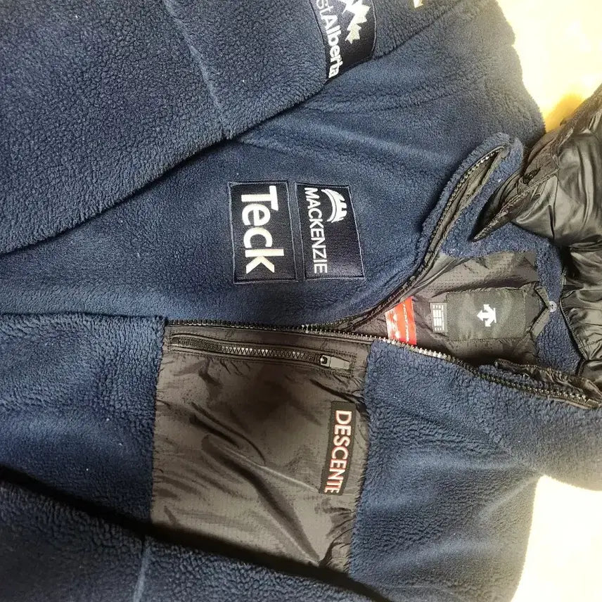 [BUNJANG] Descente Canada Ski Team Super Fleece Padded Jacket / 데상트 캐나다스키팀 슈퍼 플리스 패딩 110사이즈