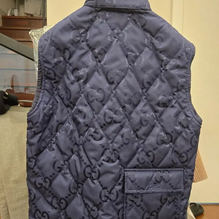 [BUNJANG] Gucci Padded Vest Navy 46 / 구찌 패딩 베스트 국내매장 정품
