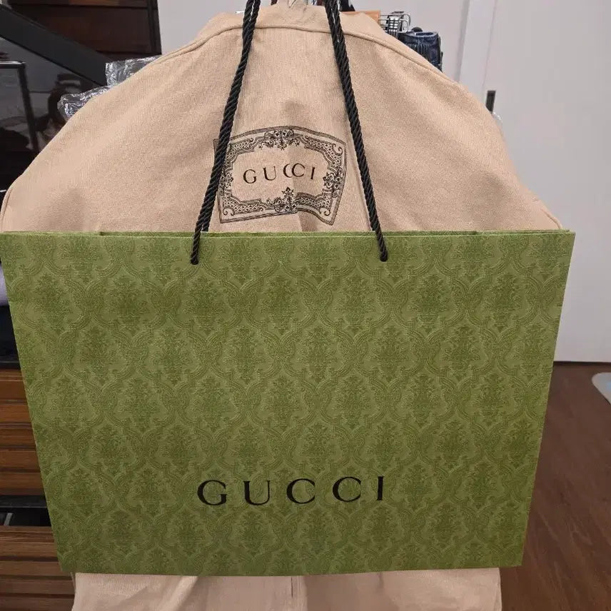 [BUNJANG] Gucci Padded Vest Navy 46 / 구찌 패딩 베스트 국내매장 정품