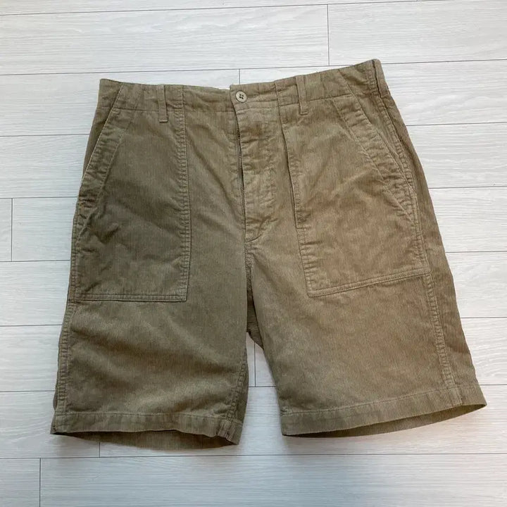 [SOLD OUT] 엔지니어드가먼츠 코듀로이 퍼티그 반바지 s사이즈
