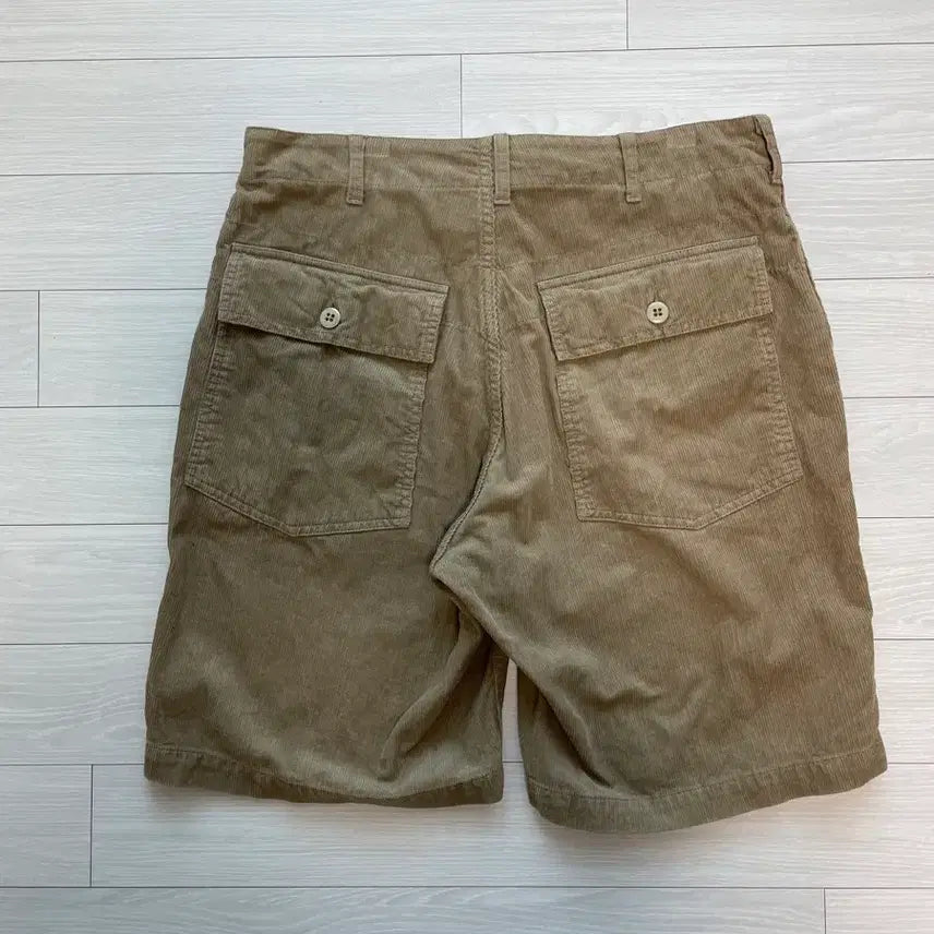 [SOLD OUT] 엔지니어드가먼츠 코듀로이 퍼티그 반바지 s사이즈