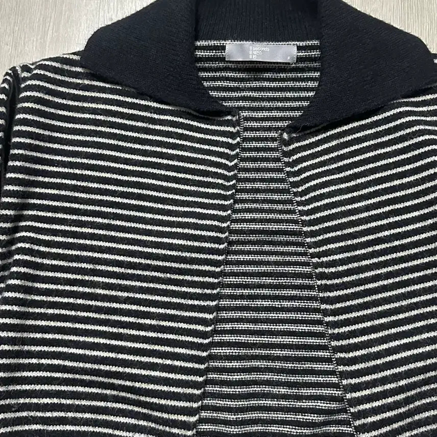 [BUNJANG] 8seconds Striped Knit Zip-Up / 에잇세컨즈 스트라이프 니트 집업
