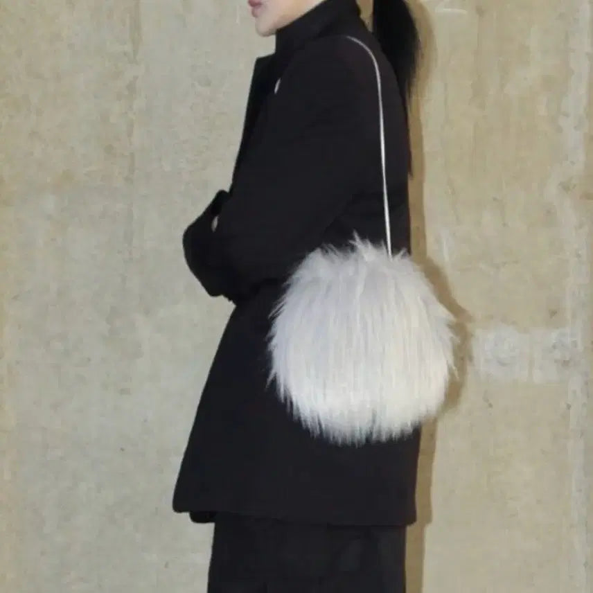 [BUNJANG] KANARI Silver Fur Bag / 카나리 KANARI 퍼 실버 백 가방