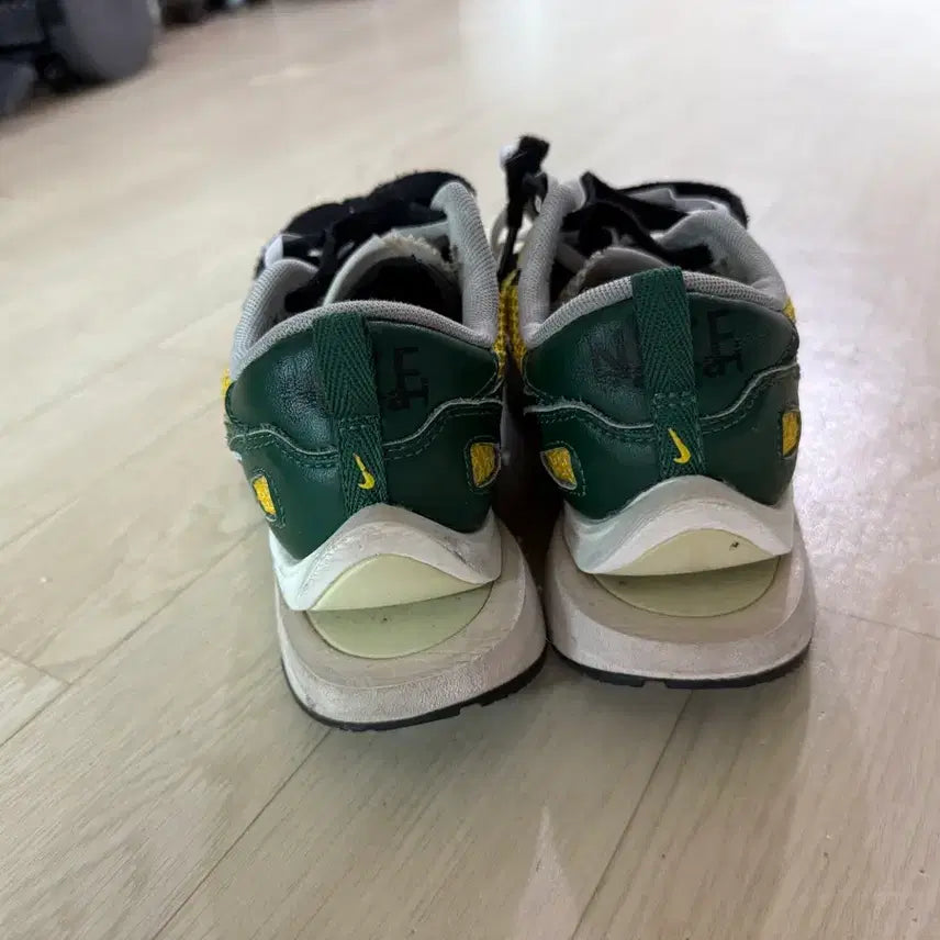 [BUNJANG] Nike Sacai Green Yellow Sneakers / 나이키 사카이 그린 옐로우 스니커즈