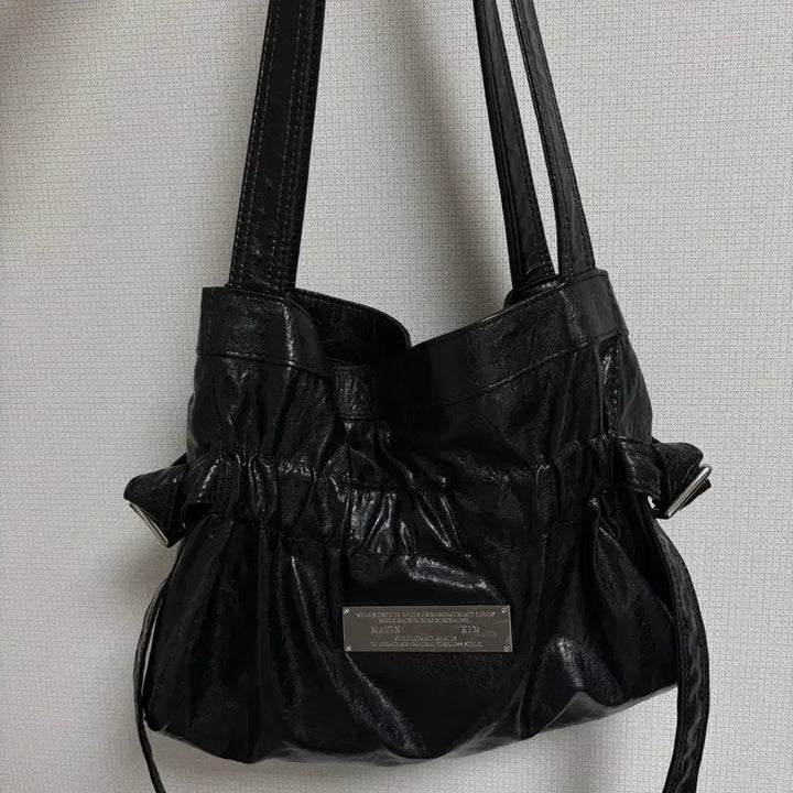[BUNJANG] Matinkim Pou Leather Seashell Mini Bag Shoulder Bag Black / 마뗑킴 포우 레더 씨쉘 미니백 숄더백 블랙