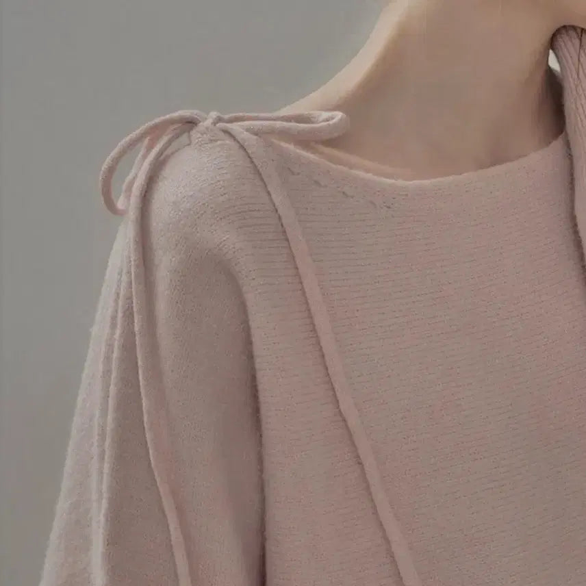 [SOLD OUT] (신품/핑크) 트위 하이티 숄더 리본 니트