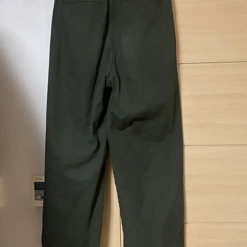 [BUNJANG] Musinsa Standard Reverse Two-Tuck Wide Chino Pants Khaki 28 / 무신사스탠다드 리버스 투턱 와이드 치노팬츠 카키 28사이즈