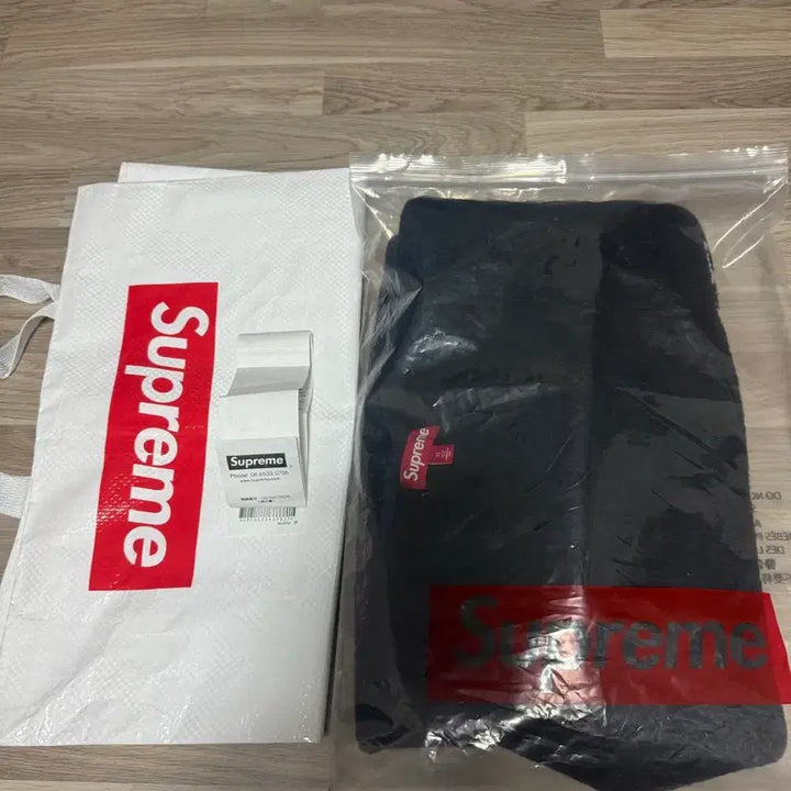 [BUNJANG] Supreme Contrast Logo Sweater Black XL / 슈프림 콘트라스트 로고 스웨터 블랙 25FW 새상품