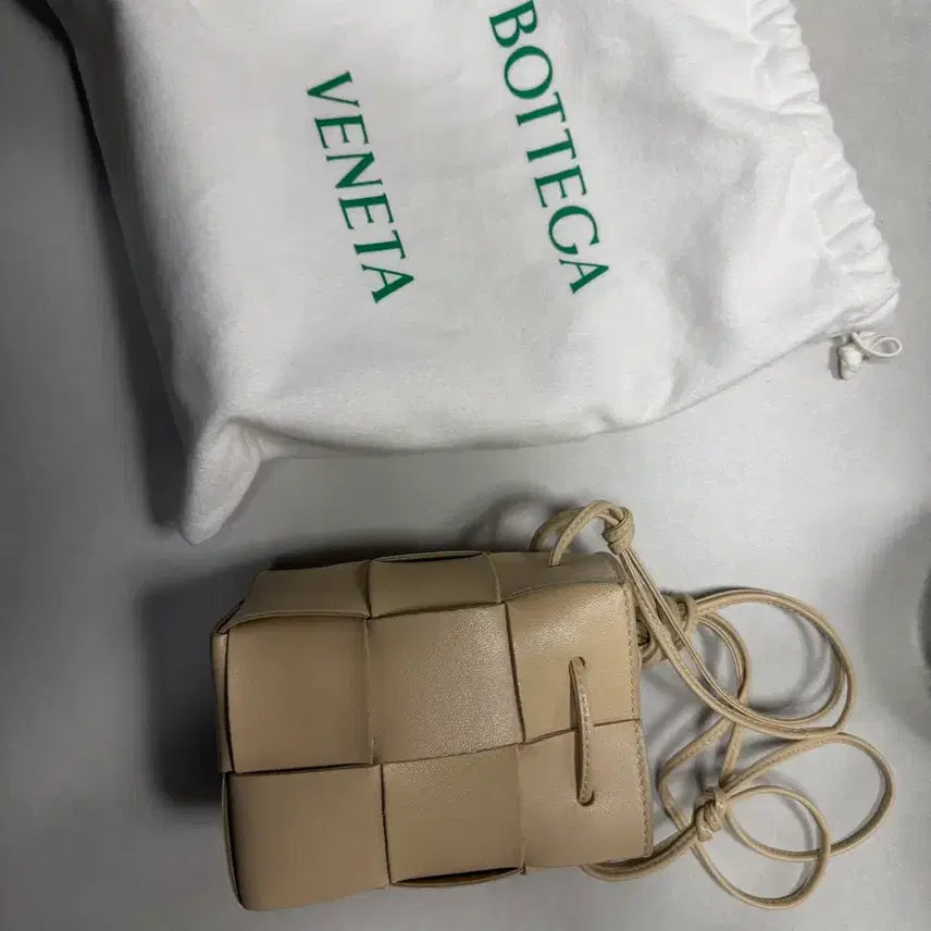 [SOLD OUT] 보테가베네타 미니 버킷백