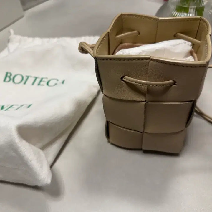 [SOLD OUT] 보테가베네타 미니 버킷백
