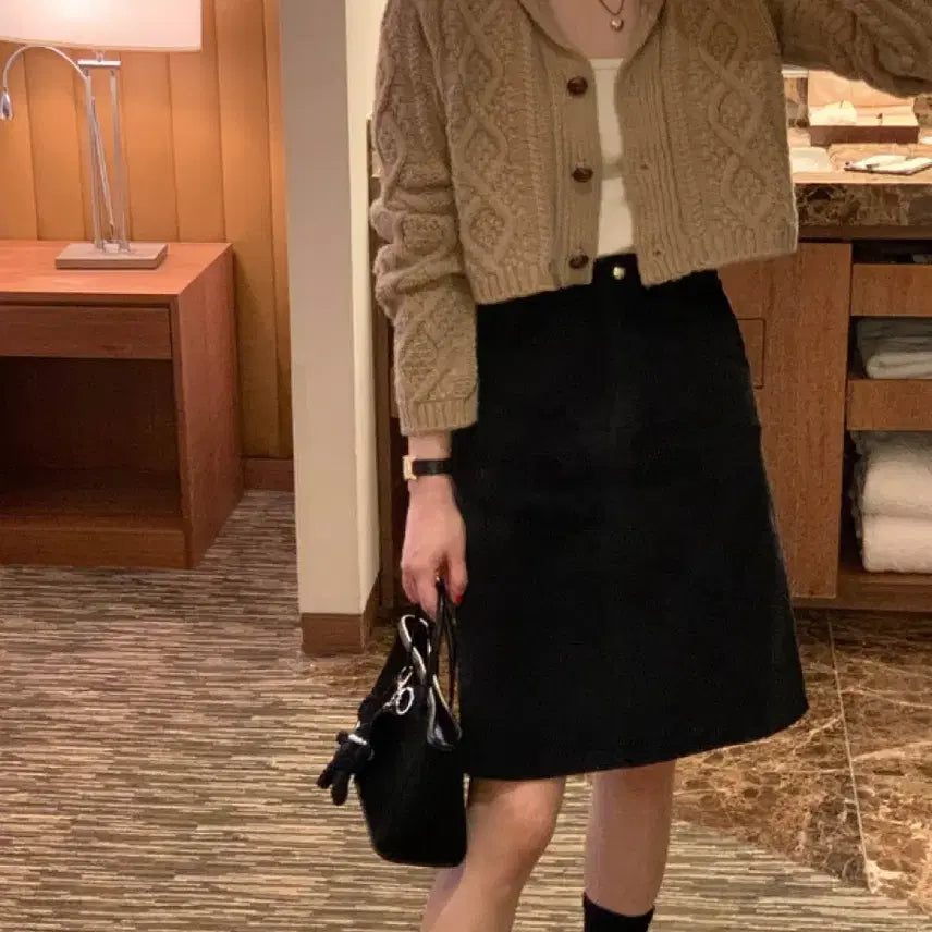 [BUNJANG] Miel Corduroy Midi Skirt / 미엘 miel 골덴 코듀로이 일자 미디 스커트 블랙 s