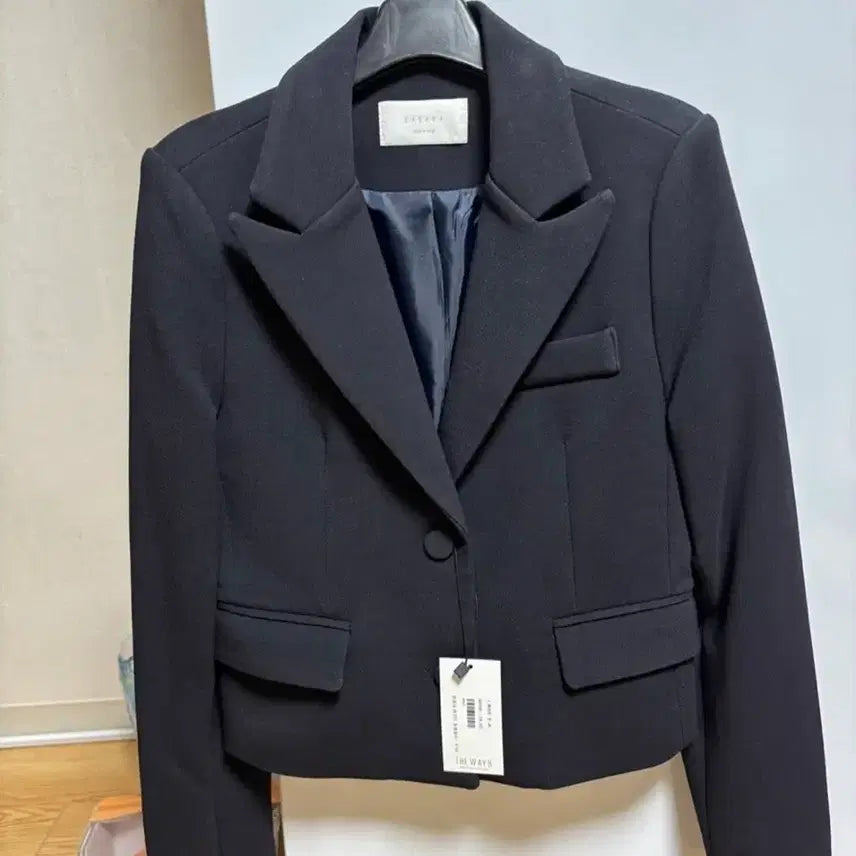 [BUNJANG] The Way Nine Cropped Short Jacket (Size S) / 더웨이나인 숏 자켓 55(S)