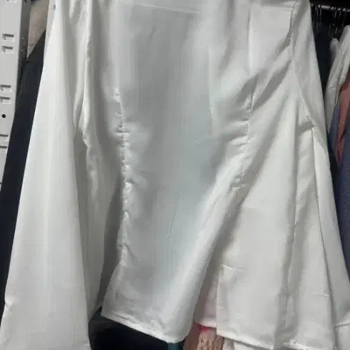 [BUNJANG] Satin Shirred Shirt - New Imported Apparel / 새틴 셔링 셔츠 새상품 수입의류