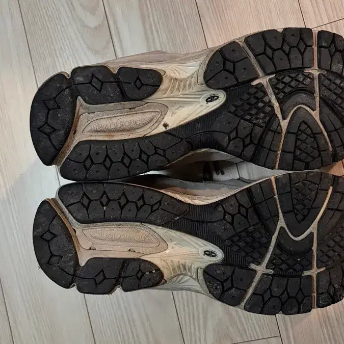 [BUNJANG] New Balance 2002RC Sneakers / (매장구매)뉴발란스 2002RC 275