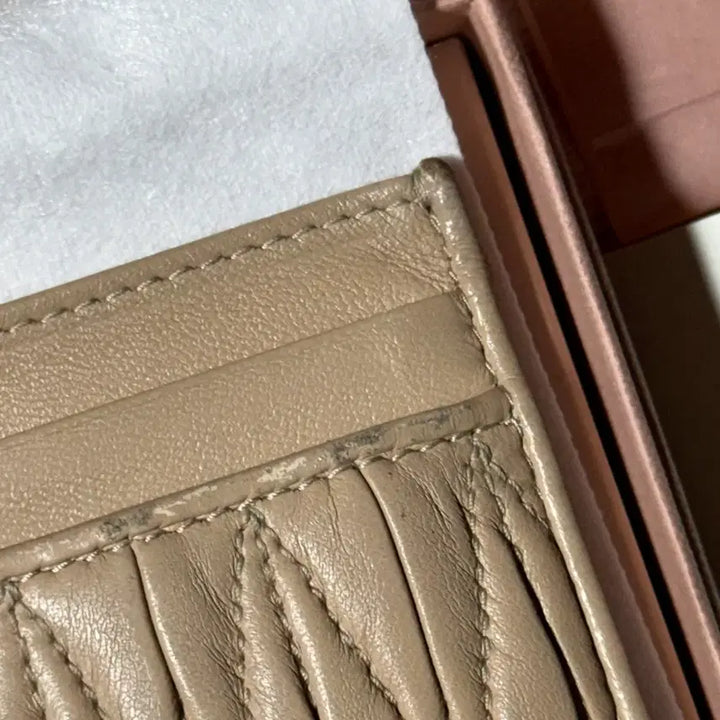 [BUNJANG] Miu Miu Matelassé Card Wallet / 미우미우 마테라쎄 카드지갑
