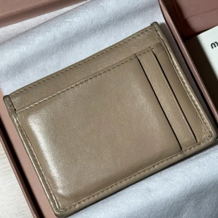[BUNJANG] Miu Miu Matelassé Card Wallet / 미우미우 마테라쎄 카드지갑