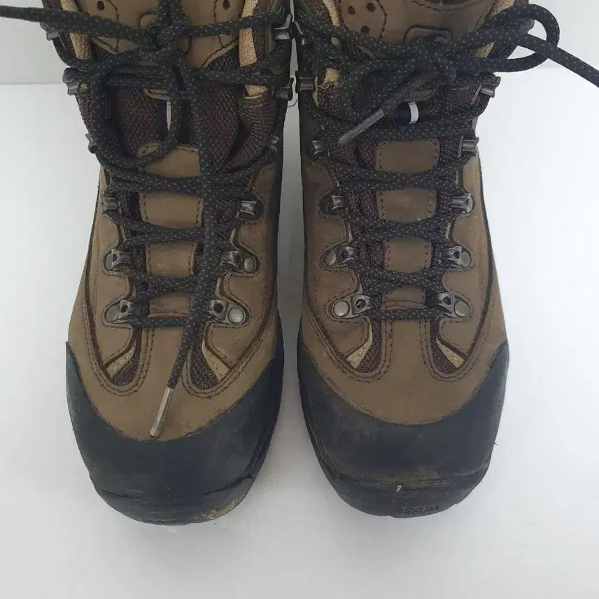 [BUNJANG] Camp Line Gore-Tex Hiking Boots (Size 230-235) / 캠프라인 고어텍스 등산화 230~235사이즈