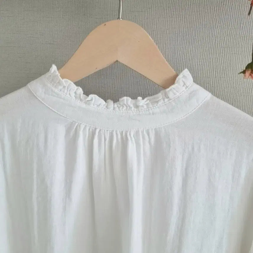 [SOLD OUT] 투웨이 프릴블라우스