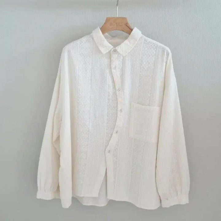 [BUNJANG] Embossed Wave Front Blouse / 엠보싱 웨이브 앞라인 블라우스