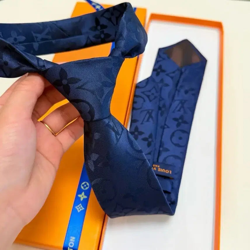 [BUNJANG] Louis Vuitton Tie / 루이비통 넥타이