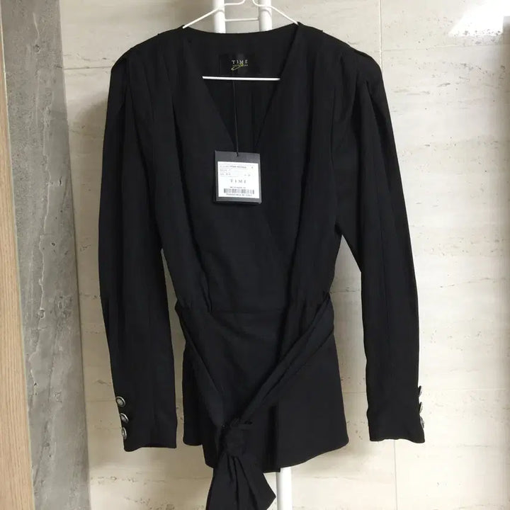 [BUNJANG] TIME Linen Wrap Blouse / (새제품) TIME 타임 블랙 린넨 랩 블라우스 55