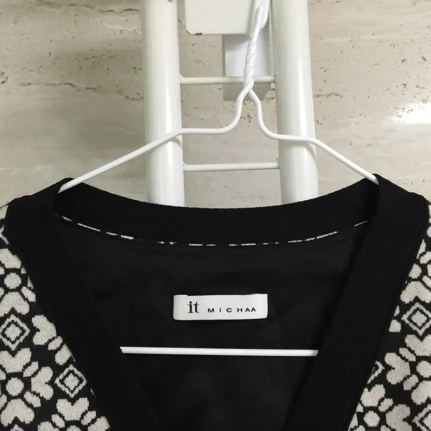 [BUNJANG] It MICHAA 22FW Patterned Cardigan (Size 55) / 잇미샤 22fw 패턴 가디건 55