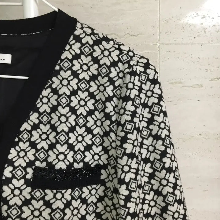 [BUNJANG] It MICHAA 22FW Patterned Cardigan (Size 55) / 잇미샤 22fw 패턴 가디건 55