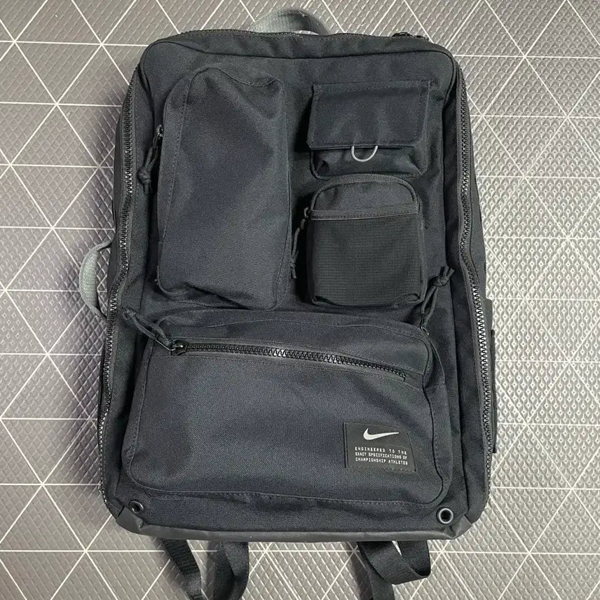 [BUNJANG] Nike Utility Elite Backpack 32L Black / [중고] 나이키 유틸리티 엘리트 백팩 32L 블랙