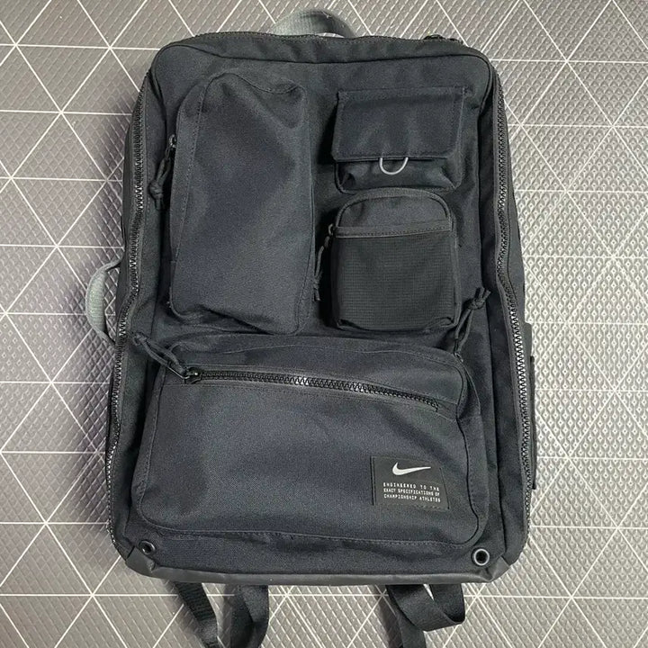 [BUNJANG] Nike Utility Elite Backpack 32L Black / [중고] 나이키 유틸리티 엘리트 백팩 32L 블랙