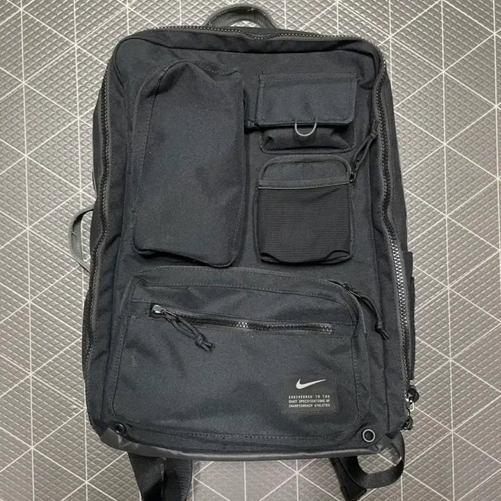 [BUNJANG] Nike Utility Elite Backpack 32L Black / [중고] 나이키 유틸리티 엘리트 백팩 32L 블랙