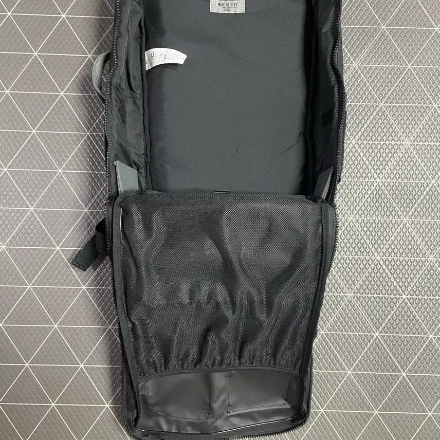 [BUNJANG] Nike Utility Elite Backpack 32L Black / [중고] 나이키 유틸리티 엘리트 백팩 32L 블랙