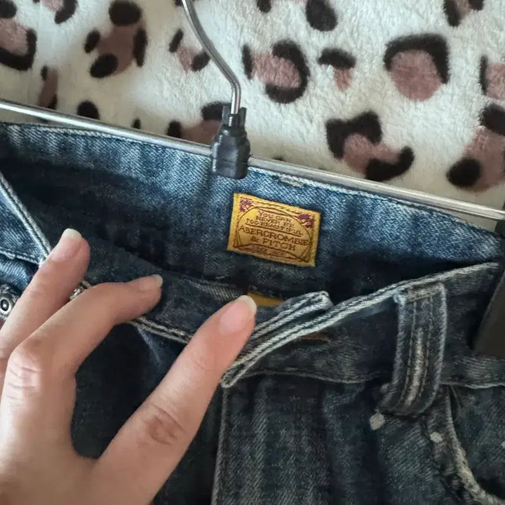 [BUNJANG] Abercrombie &amp; Fitch Mini Skirt / 오네갸루 아베크롬비 미니스커트