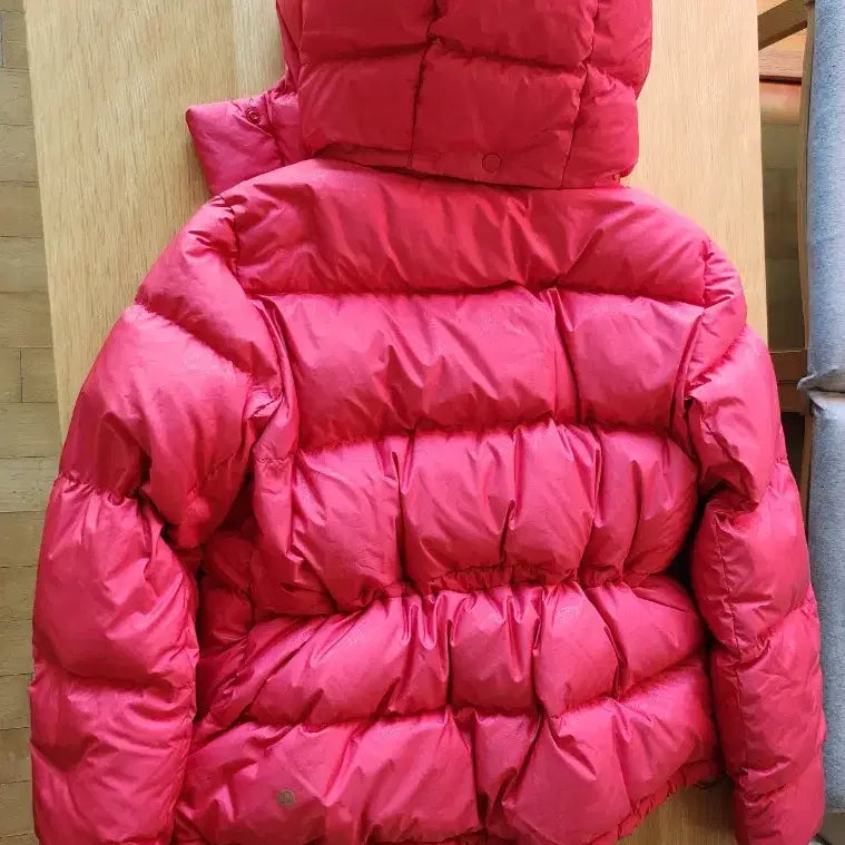 [BUNJANG] 룰루레몬 원더퍼프 패딩 6사이즈 25년 루나 뉴이어 한정판 / 룰루레몬 원더퍼프 패딩 6사이즈 25년 루나 뉴이어 한정판