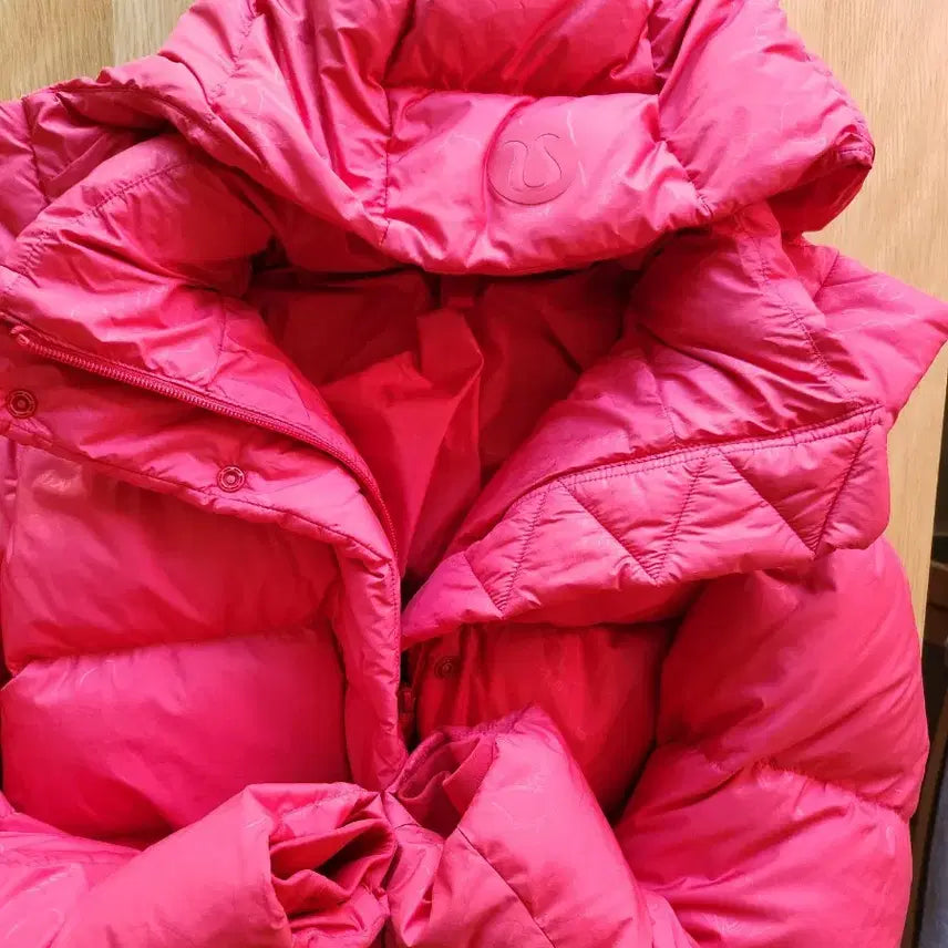 [BUNJANG] 룰루레몬 원더퍼프 패딩 6사이즈 25년 루나 뉴이어 한정판 / 룰루레몬 원더퍼프 패딩 6사이즈 25년 루나 뉴이어 한정판