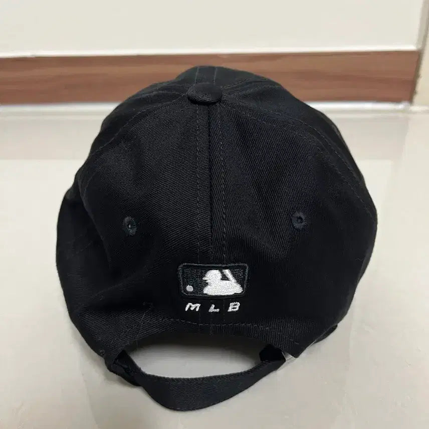 [BUNJANG] MLB New York Yankees Big Logo Cap / MLB 뉴욕 양키스 빅로고 캡 판매해요.