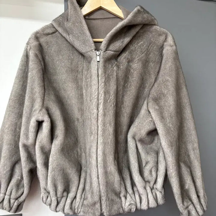 [BUNJANG] Renoma Hooded Fur Zip-up Jumper / 레노마 후드 모피 집업 점퍼