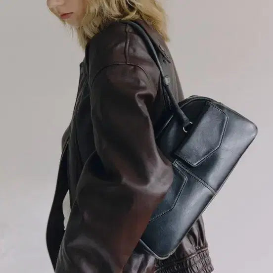 [BUNJANG] Leabone Yvonne Bowling Bag Black / [르아보네] YVONNE BOWLING BAG_BLACK