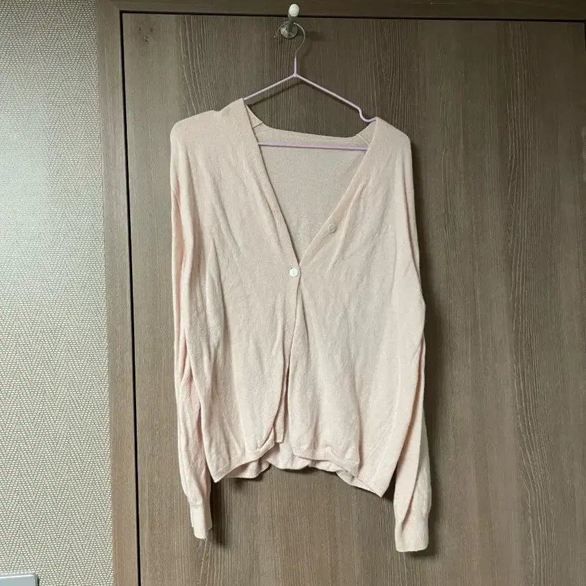 [BUNJANG] Pink V-neck Cardigan / 핑크색 브이넥 가디건