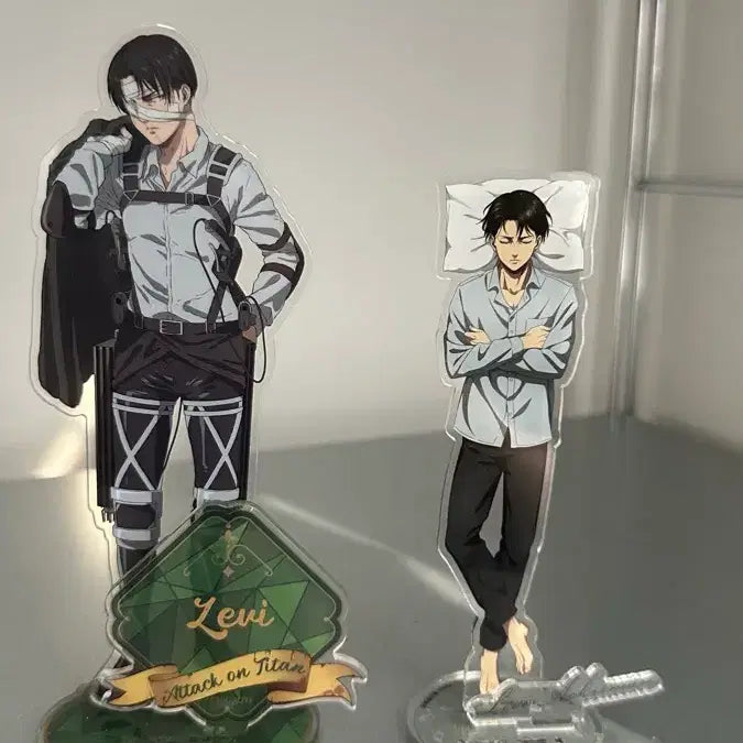 [BUNJANG] Attack on Titan Levi Acrylic Stand / 진격의거인 리바이 아크릴 스탠드 판매합니다