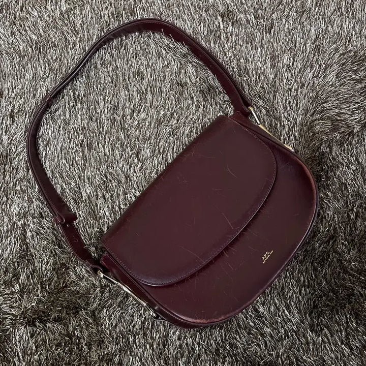 [BUNJANG] A.P.C Geneva Wine Crossbody Shoulder Bag / 아페쎄 A.P.C 제네바백 와인 크로스백 숄더백