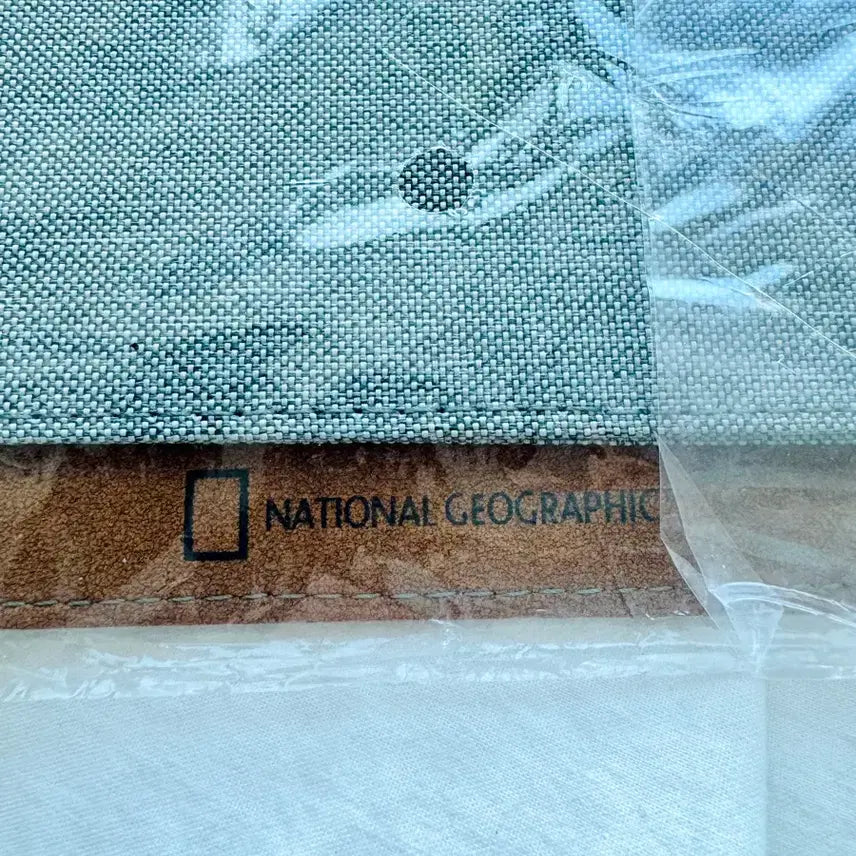 [BUNJANG] National Geographic Passport Wallet / <미사용>내셔널지오그래픽 여권 지갑