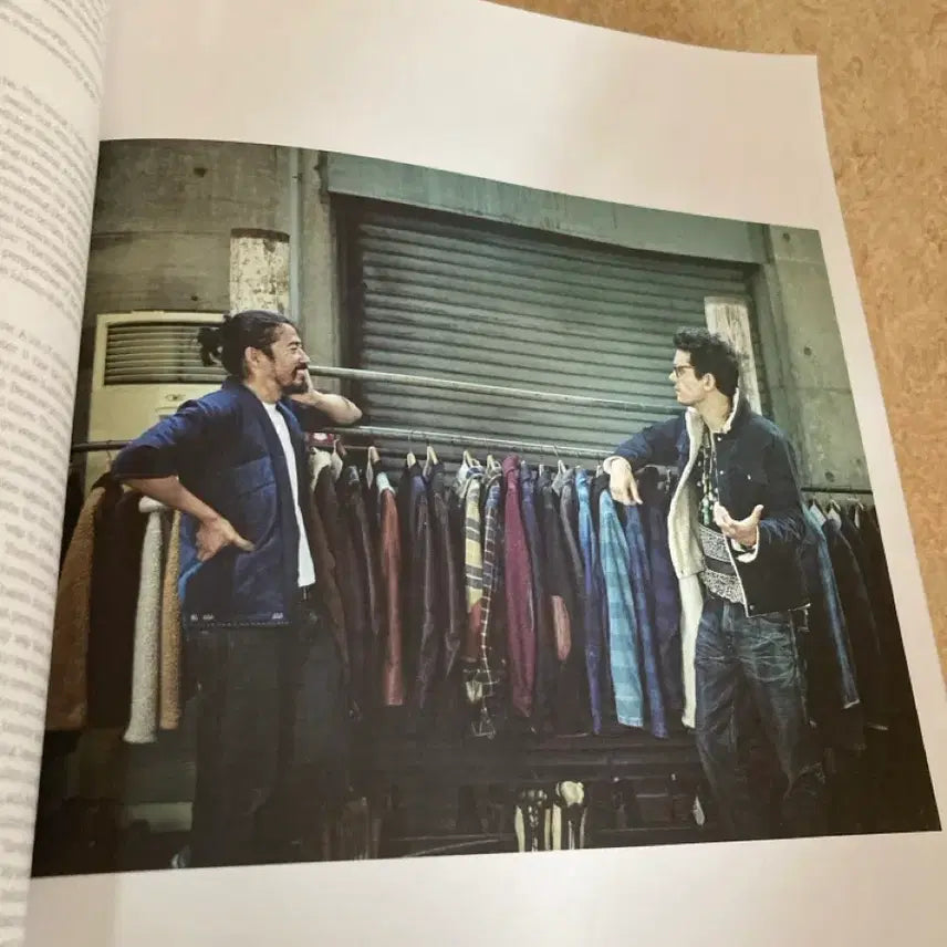 [BUNJANG] Visvim John Mayer Cover Magazine / 더 뉴 오더 잡지 비즈빔 존메이어 커버