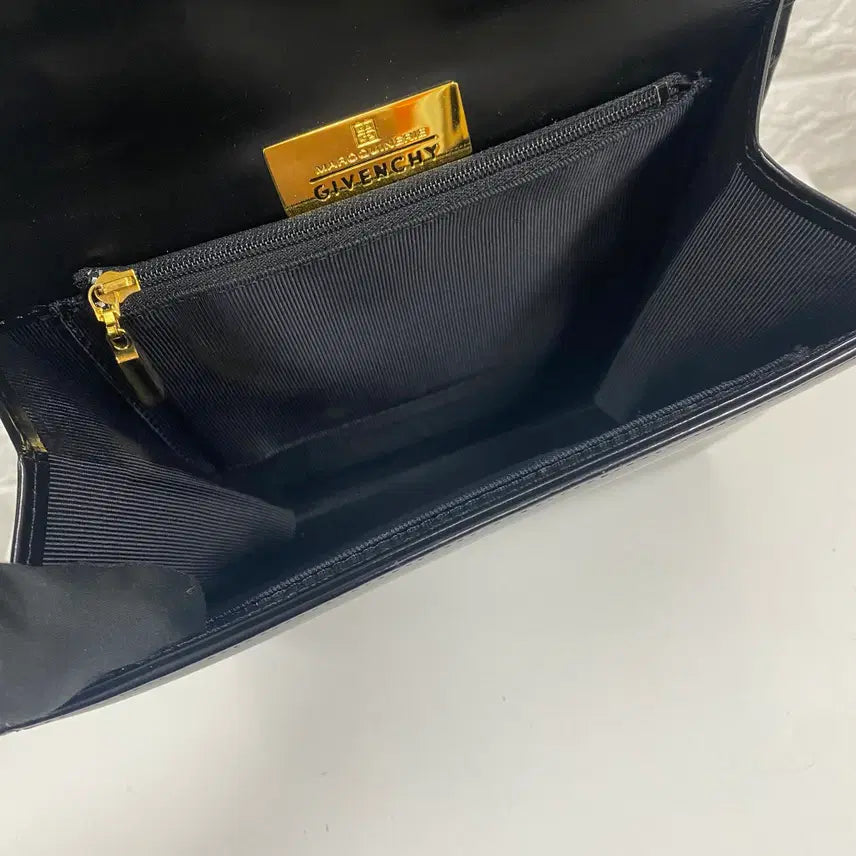 [BUNJANG] GIVENCHY 4G Logo Top Handle Bag / GIVENCHY / 빈티지 지방시 4G 금장 로고 블랙 카프 탑 핸들백