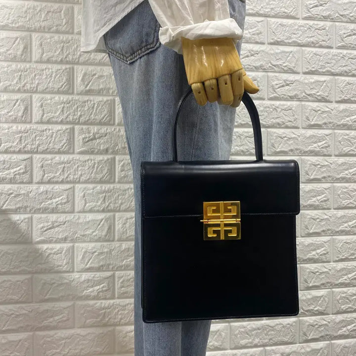 [BUNJANG] GIVENCHY 4G Logo Top Handle Bag / GIVENCHY / 빈티지 지방시 4G 금장 로고 블랙 카프 탑 핸들백