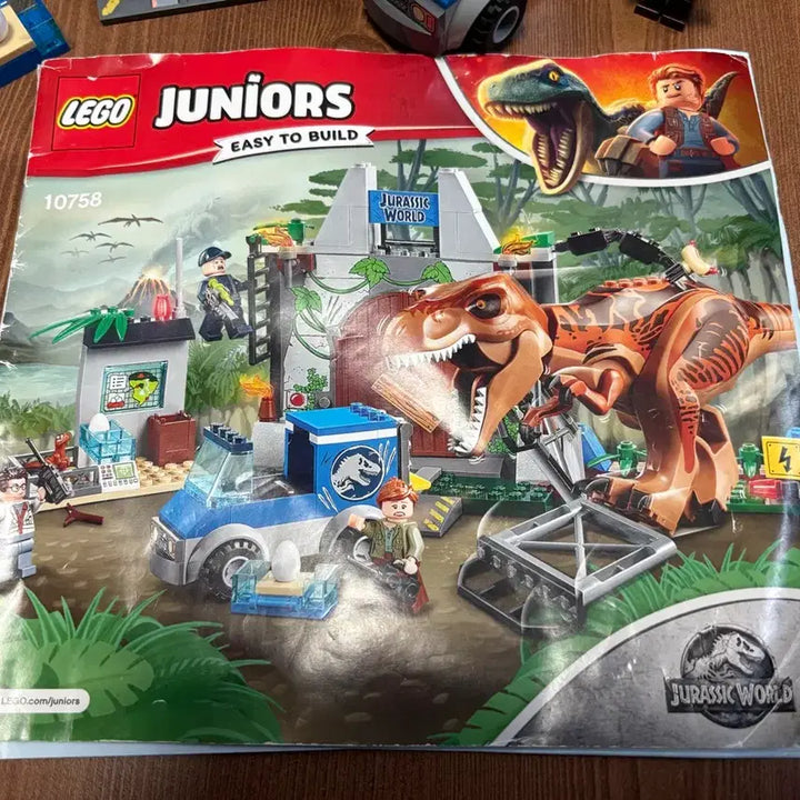 [BUNJANG] LEGO Jurassic World T. rex's Escape 10758 / 레고 쥬라기 T-렉스의 탈출 10758