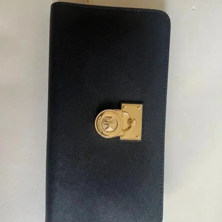 [BUNJANG] Michael Kors Zip-Around Wallet / 마이클코어스 블랙 지퍼 장지갑